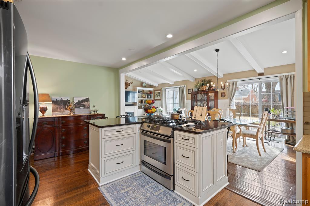 917 CEDARHILL Drive, Royal Oak, MI 48067 — Photo 28