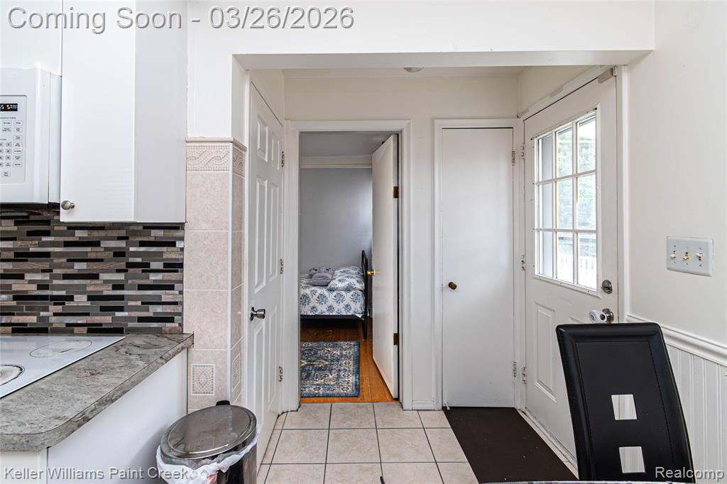 8250 Arnold Street, Dearborn Heights, MI 48127 — Photo 28