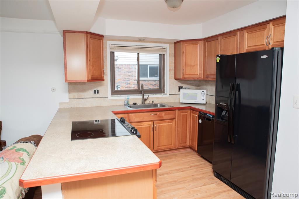 21664 Hall Road, Woodhaven, MI 48183 — Photo 7