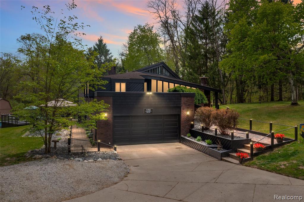 1751 Bird Road, Ortonville, MI 48462