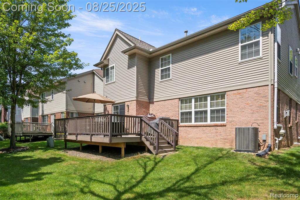 48201 Nottinghill Lane, Canton, MI 48188 — Photo 47