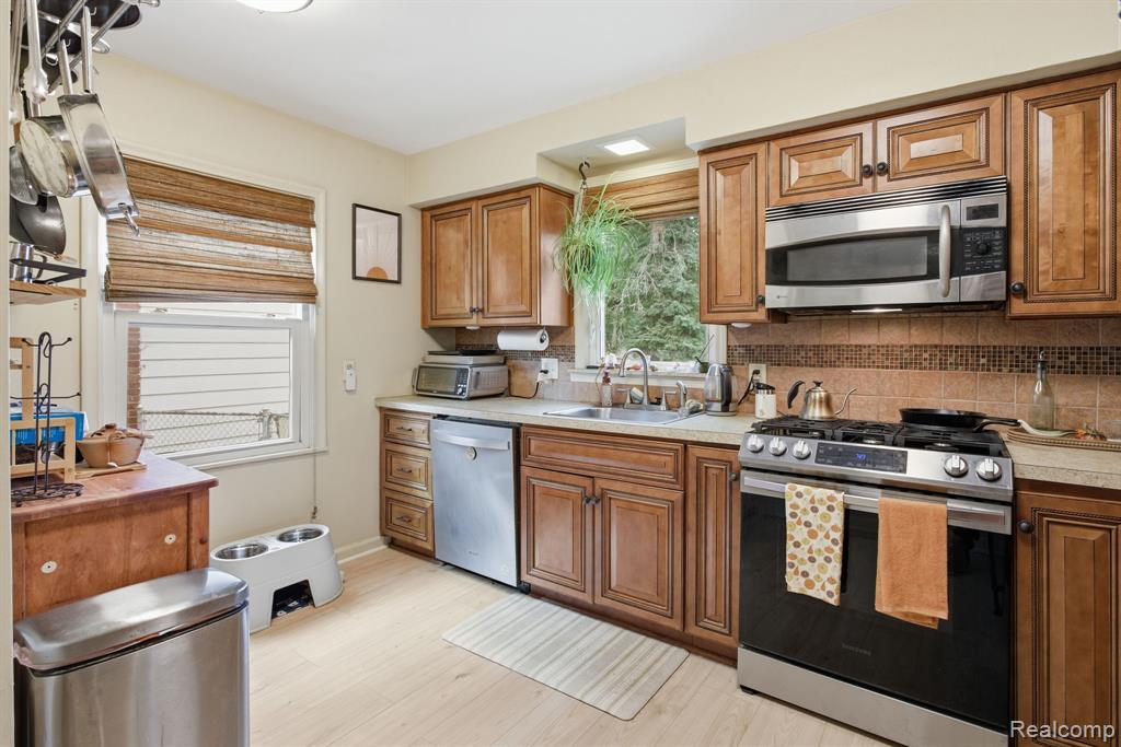 925 N Mildred Street, Dearborn, MI 48128 — Photo 10