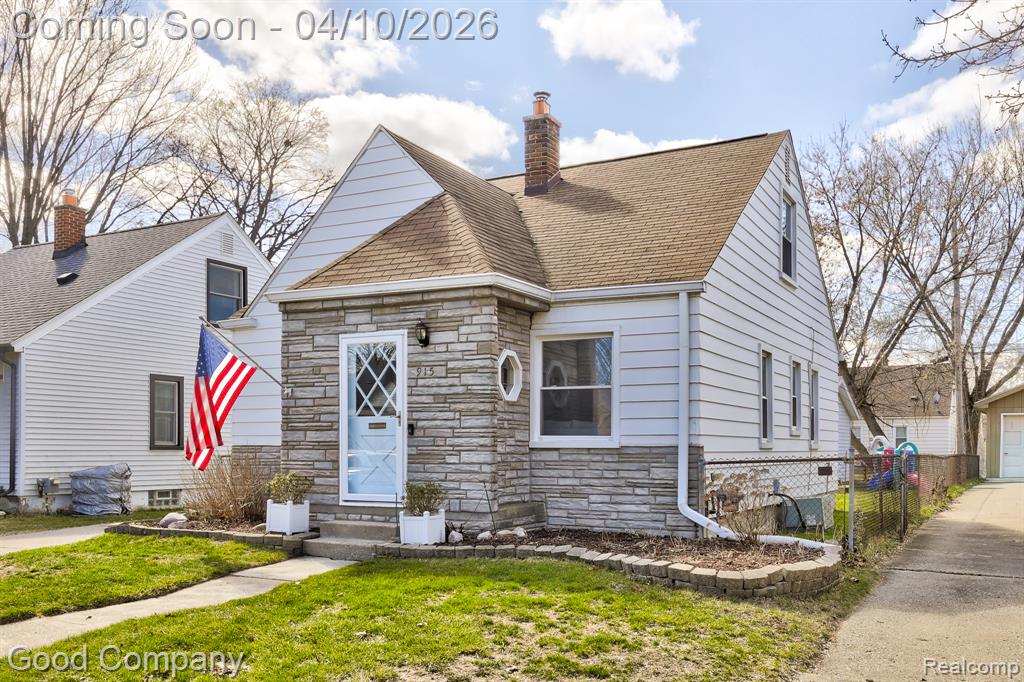 915 N Dorchester Avenue, Royal Oak, MI 48067 — front exterior