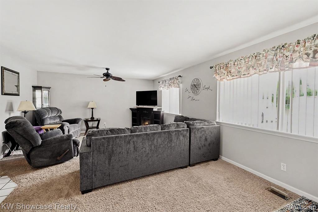 6612 Rowley Drive, Waterford, MI 48329 — Photo 4