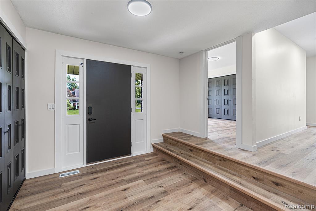 507 Charing Cross Drive, Grand Blanc, MI 48439 — Photo 33