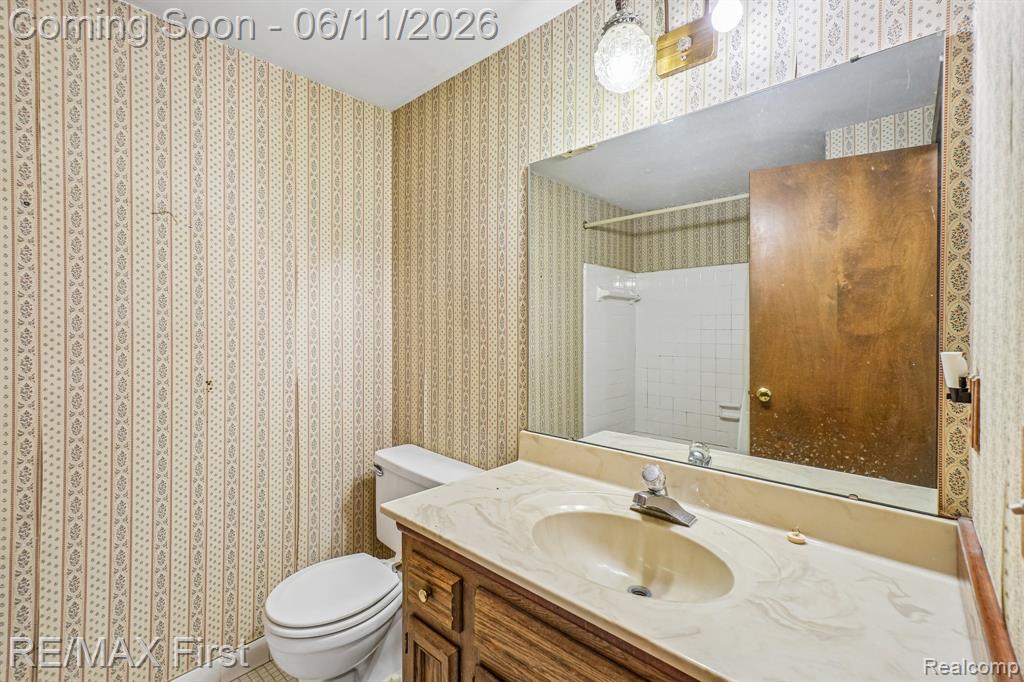 5950 Diamond Drive, Troy, MI 48085 — Photo 24