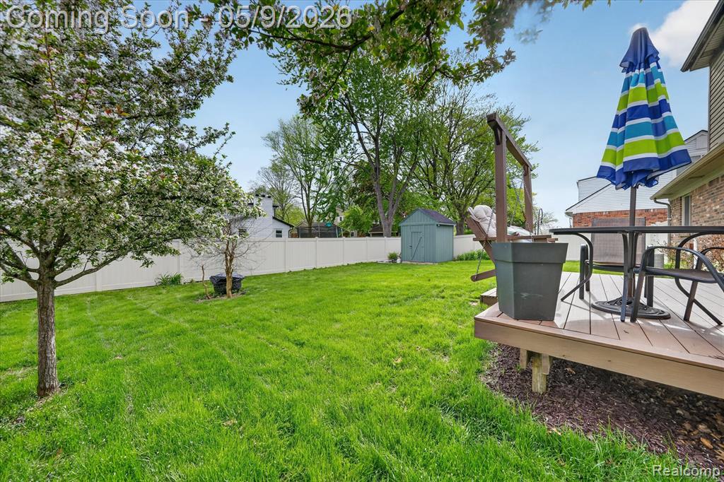 16621 Gatehouse Drive, Woodhaven, MI 48183 — Photo 39