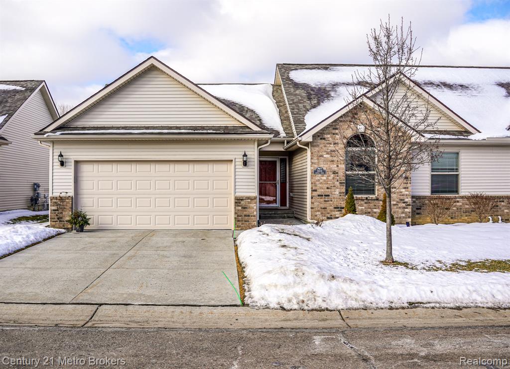 5424 Pintail Court, Burton, MI 48509 — front exterior
