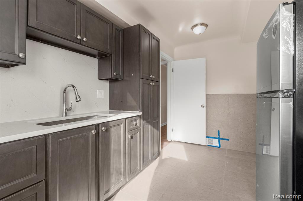 7801 Appoline Street, Dearborn, MI 48126 — Photo 33
