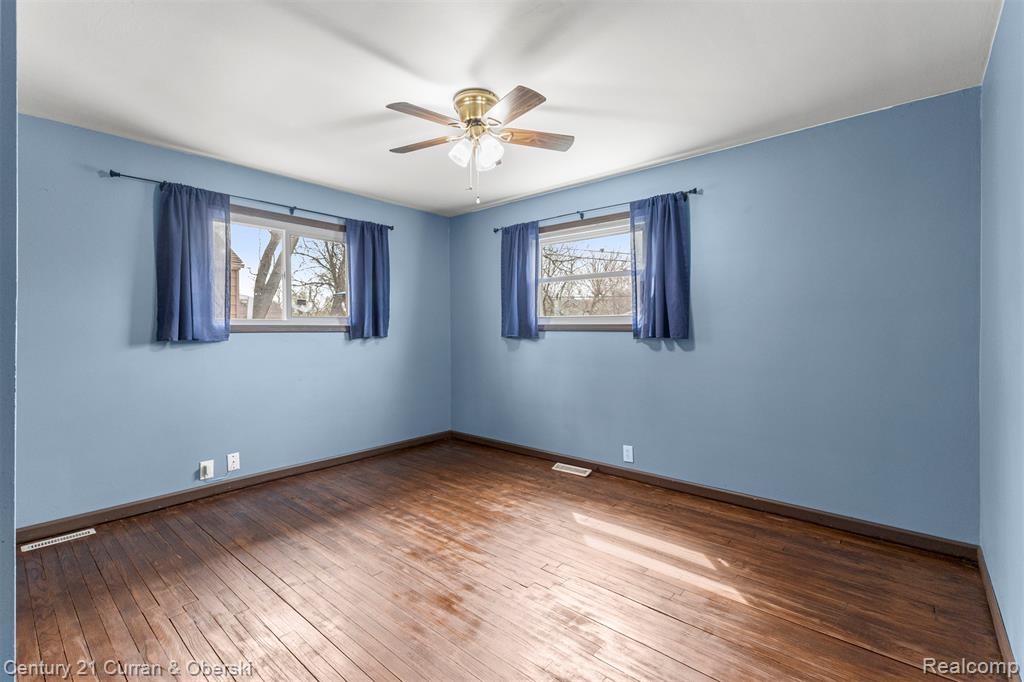 977 Boston Avenue, Waterford, MI 48328 — Photo 14