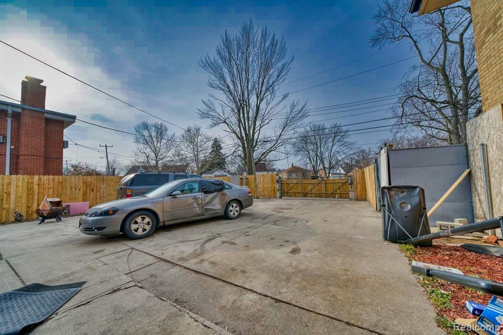 10325 Cadieux Road, Detroit, MI 48224 — Photo 2