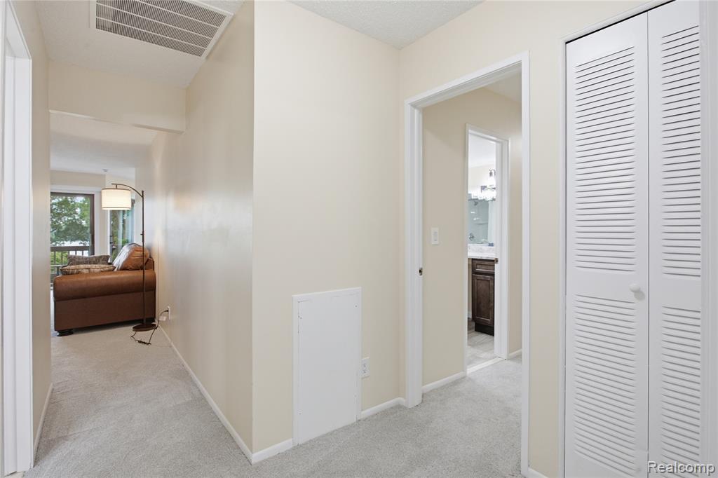 1695 Cliffs Landing, 302, Ypsilanti, MI 48198 — Photo 25