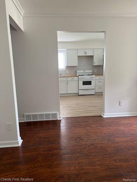 225 DEVONSHIRE Street, Ypsilanti, MI 48198 — Photo 49