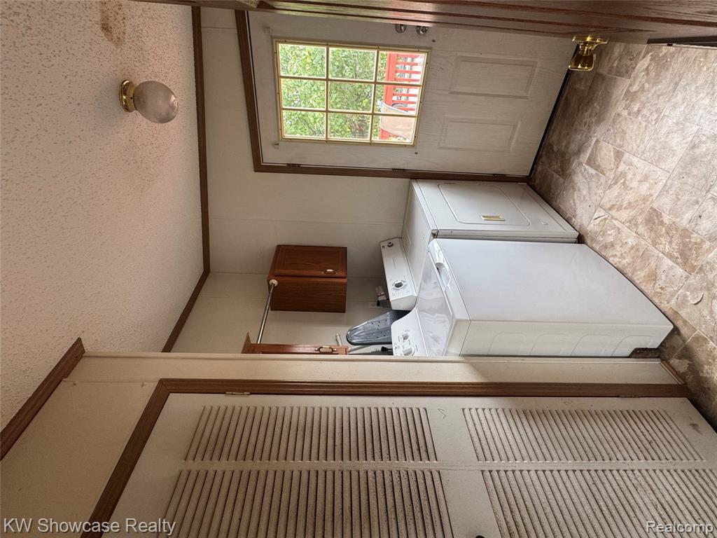 1978 Santa Fe Trail Drive, Hartland, MI 48353 — Photo 11