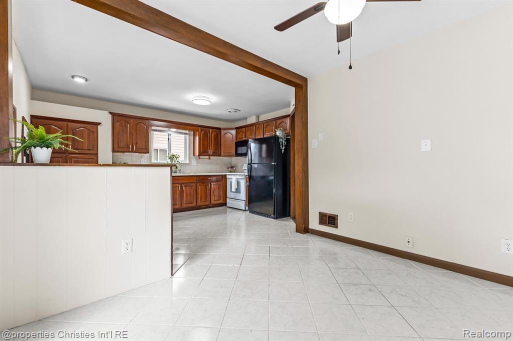 309 Sonia Avenue, Madison Heights, MI 48071 — Photo 13