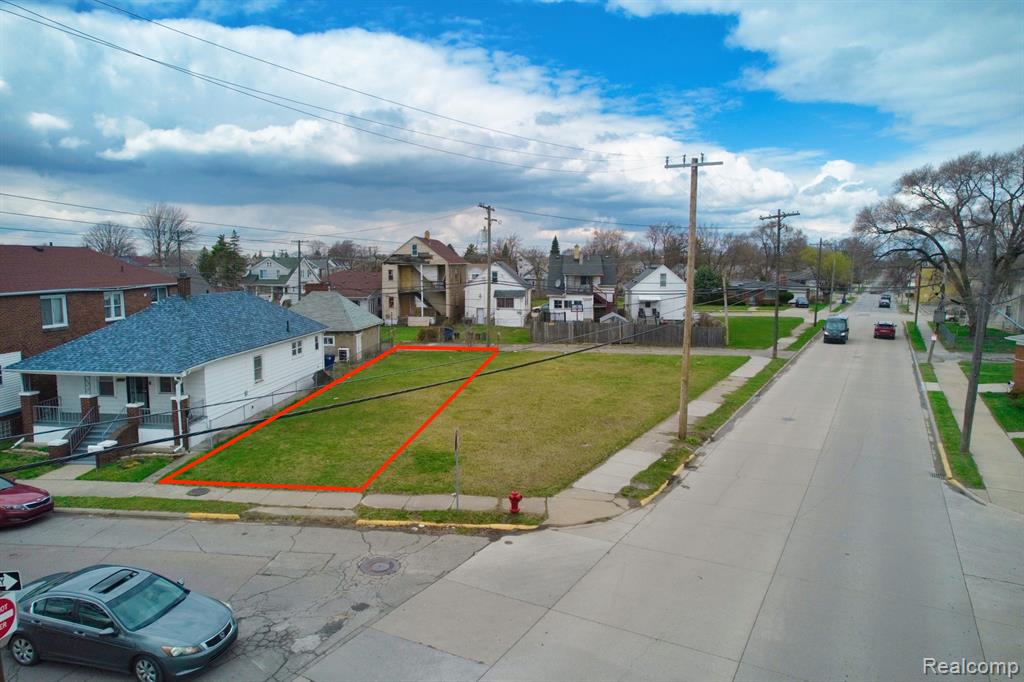 5013 EVALINE Street, Hamtramck, MI 48212 — Photo 2