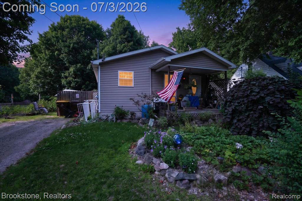 407 E Elizabeth Street, Eaton Rapids, MI 48827 — front exterior