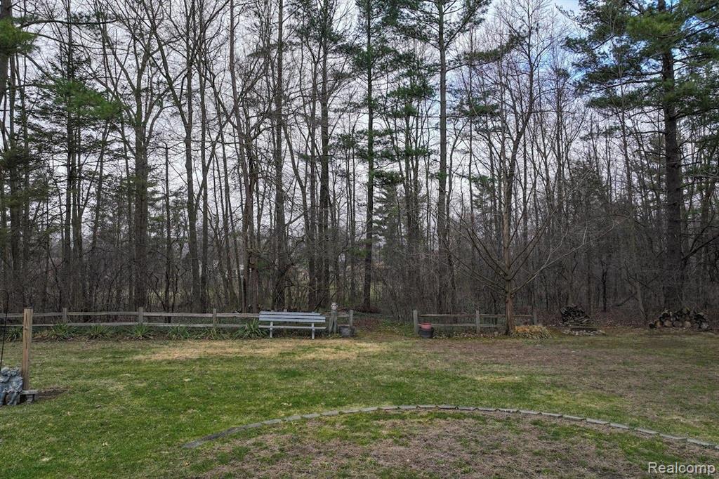 404 RIVER BEND Drive, Flushing, MI 48433 — Photo 17