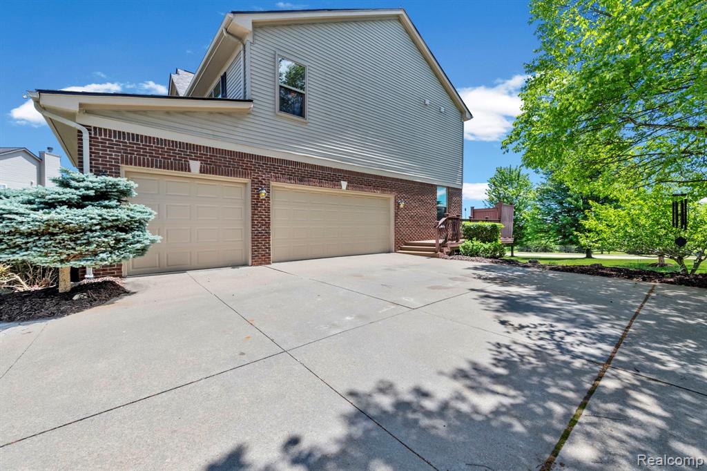 981 Coventry Court, Oxford, MI 48371 — Photo 11