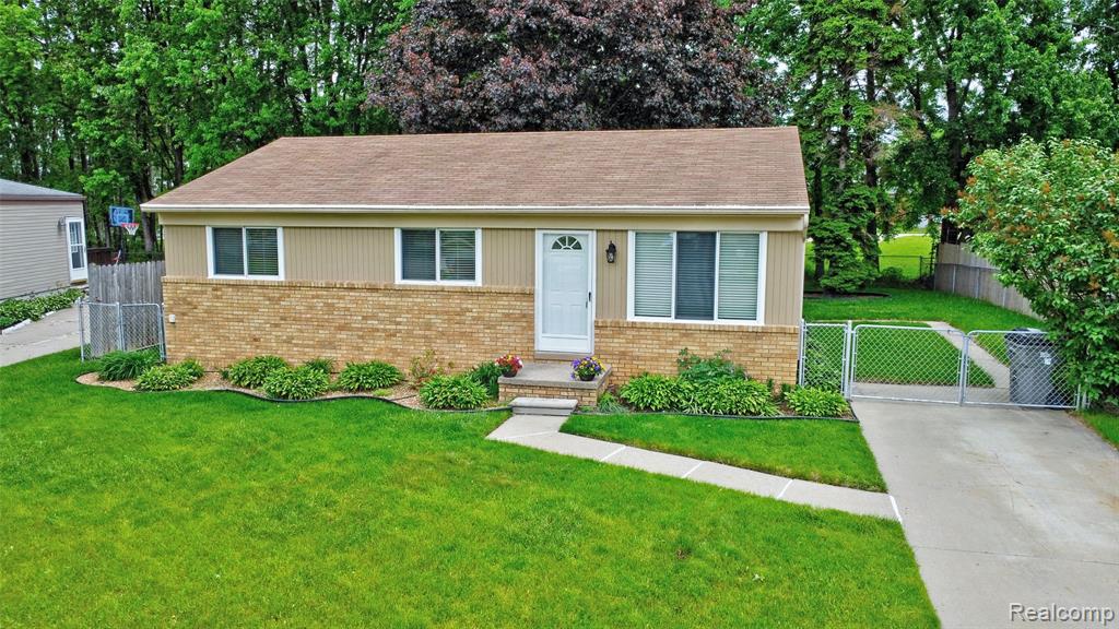 42428 Greenbrier Lane, Clinton Twp, MI 48038 — Photo 36