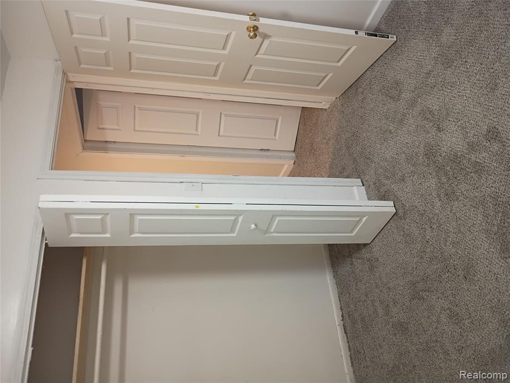 405 W Bundy Avenue, Flint, MI 48505 — Photo 7