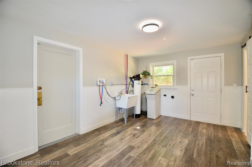 7565 Old Pond Drive, Clarkston, MI 48348 — Photo 34