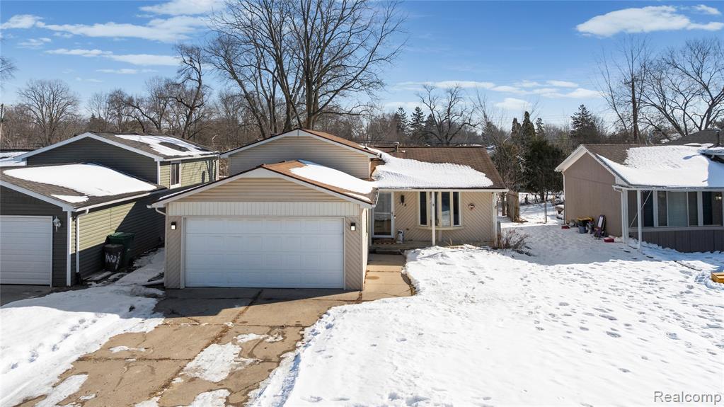 715 Woodingham Avenue, Waterford, MI 48328 — Photo 3