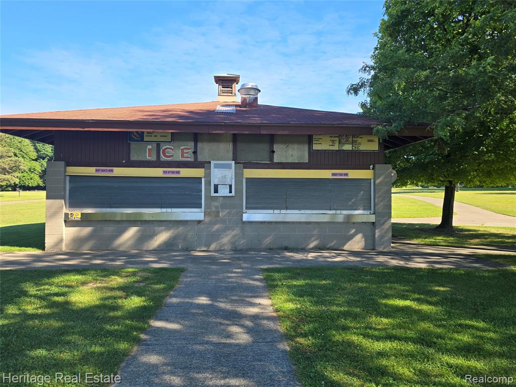 4864 Holmes Road, Goodrich Vlg, MI — Photo 44