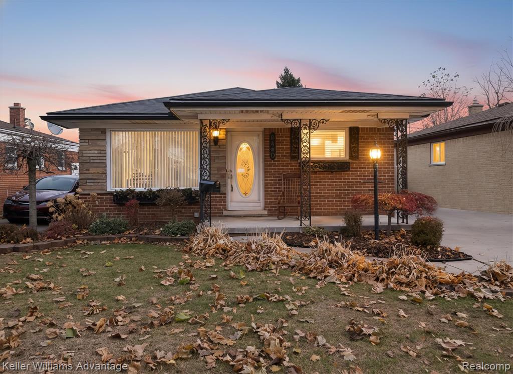 6450 Fenton Street, Dearborn Heights, MI 48127 — front exterior