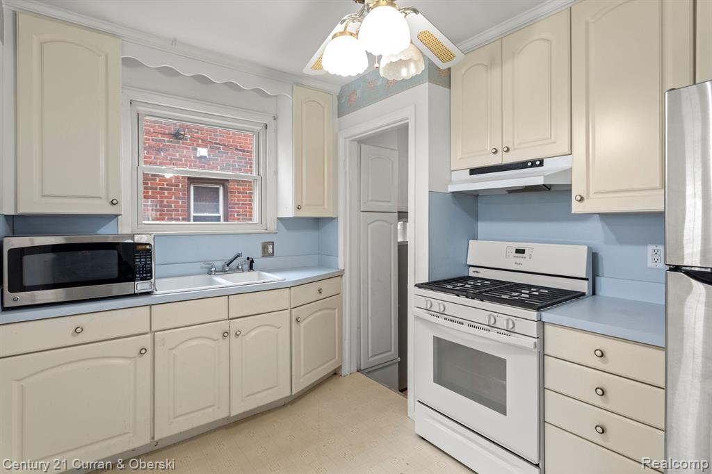 6535 ORCHARD Avenue, Dearborn, MI 48126 — Photo 13