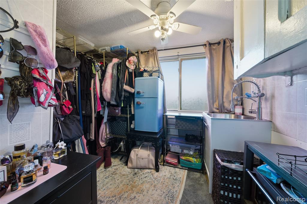 991 E Euclid Street, Detroit, MI 48211 — Photo 38