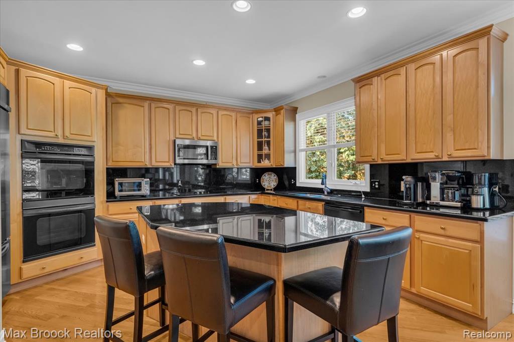 6324 Wildwood Lane, West Bloomfield, MI 48324 — Photo 12