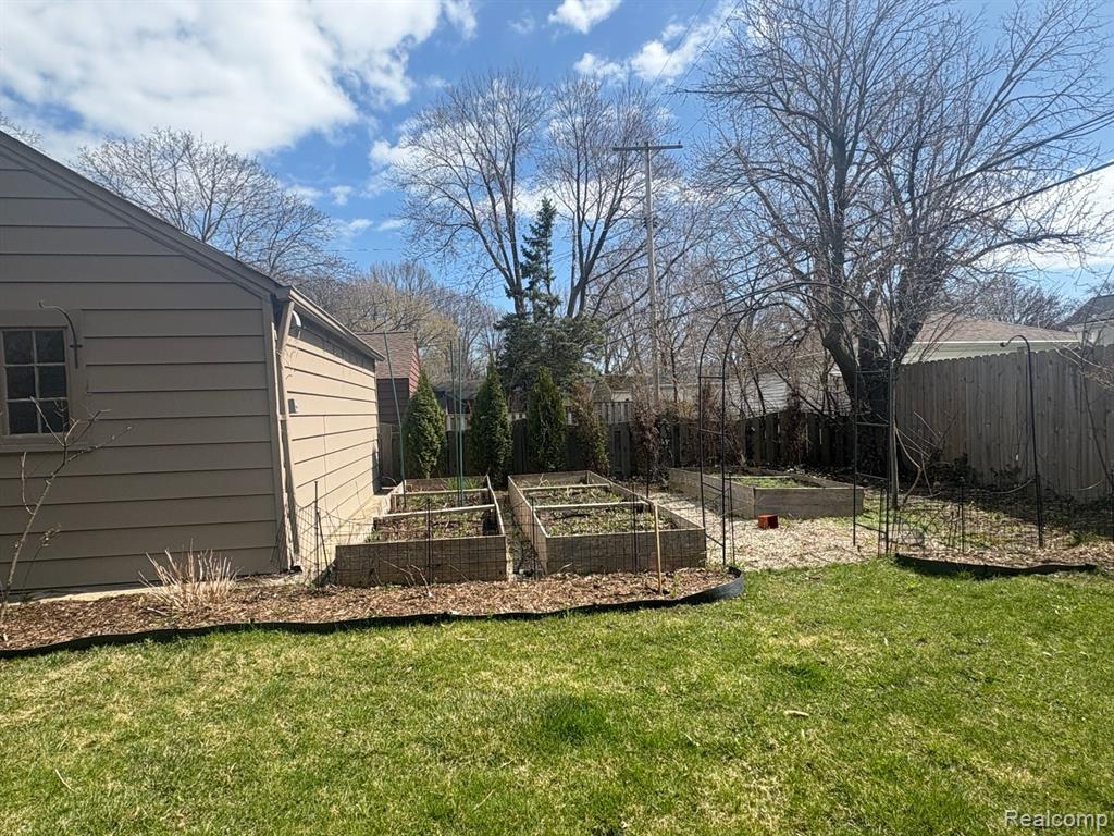409 Belanger Street, Grosse Pointe Farms, MI 48326 — Photo 36