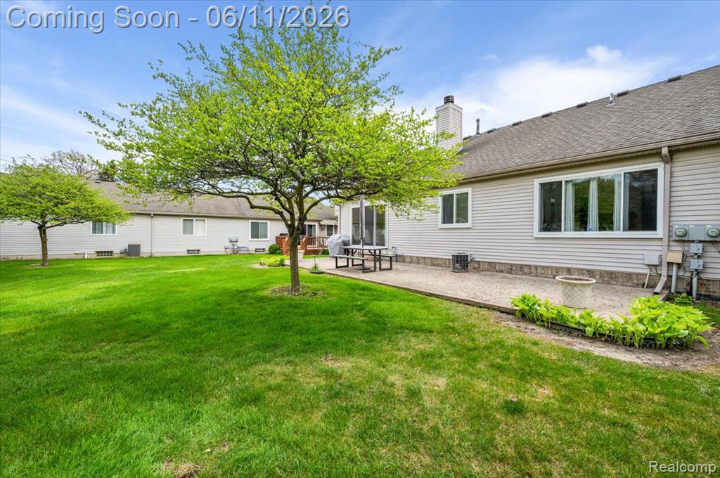 41034 Greenspire Drive, Clinton Twp, MI 48038 — Photo 9