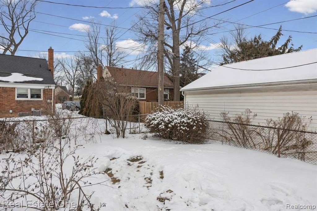 13344 Hart Avenue, Huntington Woods, MI — Photo 49