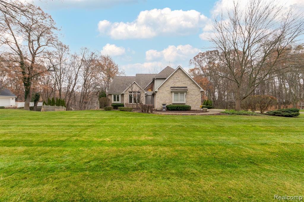 2321 Pine Hollow, Brighton, MI 48114 — Photo 4