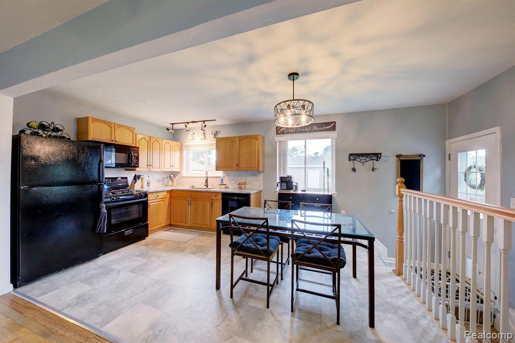 42208 HAYES Street, Belleville, MI 48111 — Photo 11