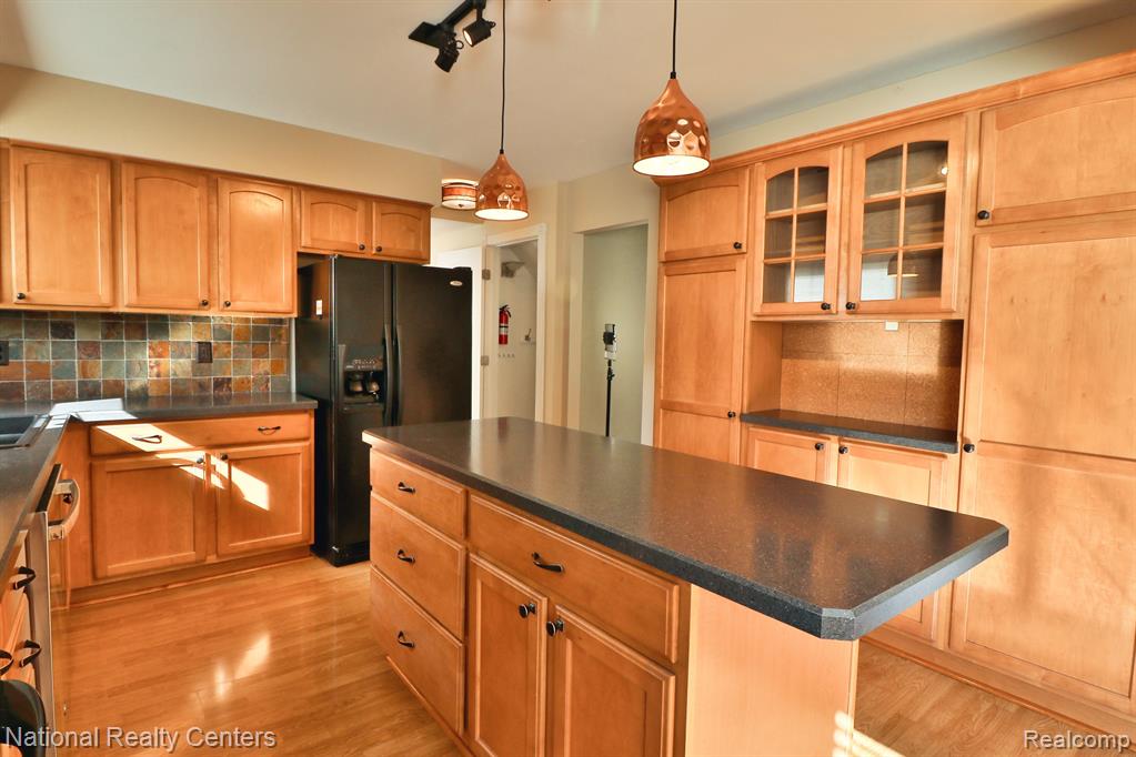 1291 WEDGEWOOD Circle, Saline, MI 48176 — Photo 4