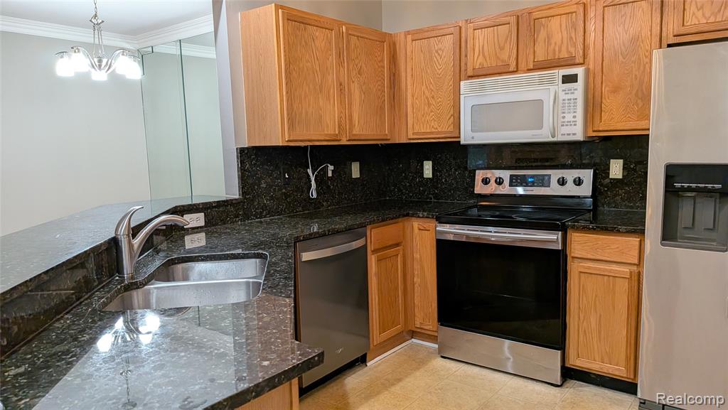 15286 CORNELL Drive, Clinton Twp, MI 48038 — Photo 16