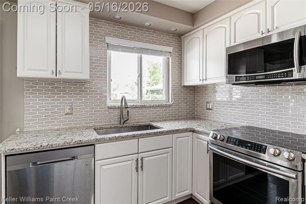 29652 Sherry Avenue, Madison Heights, MI 48071 — Photo 24