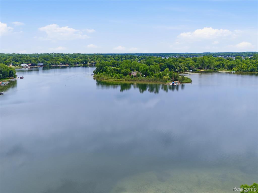 5565 Crescent Road, Waterford, MI 48327 — Photo 56