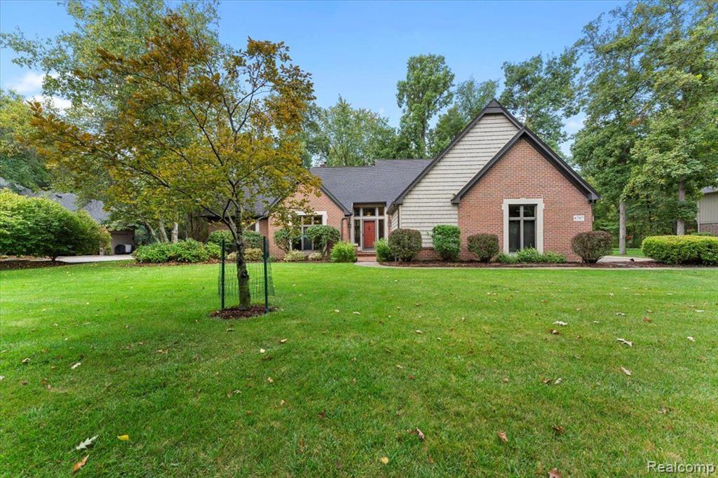 8707 VOIGT Avenue, Grosse Ile, MI 48138 — Photo 4
