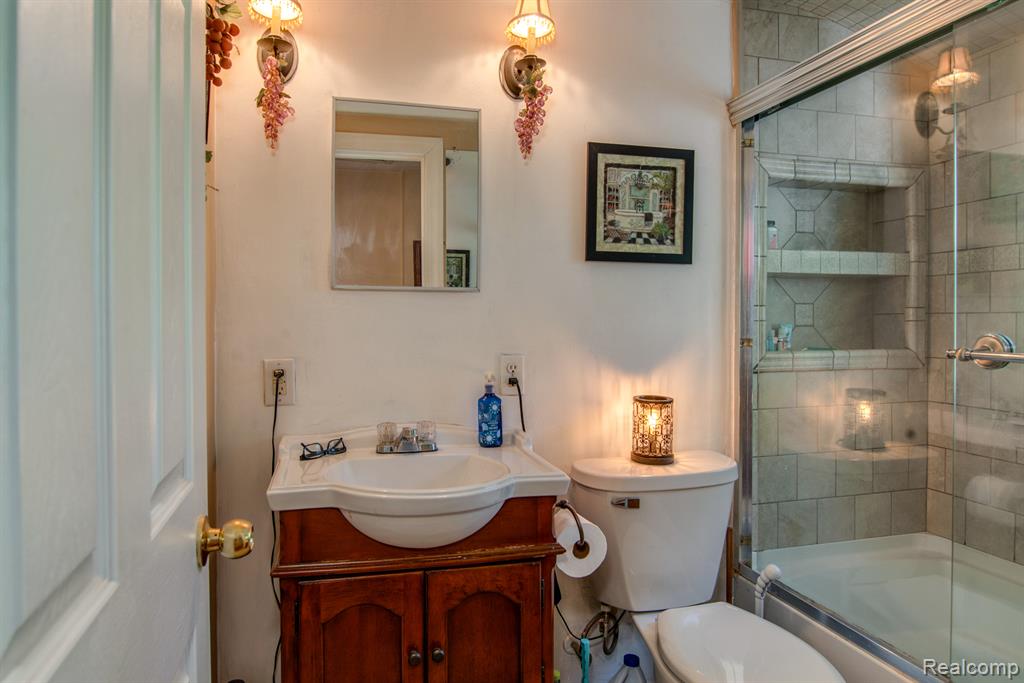 657 Monroe Avenue, Mount Morris, MI 48458 — Photo 17