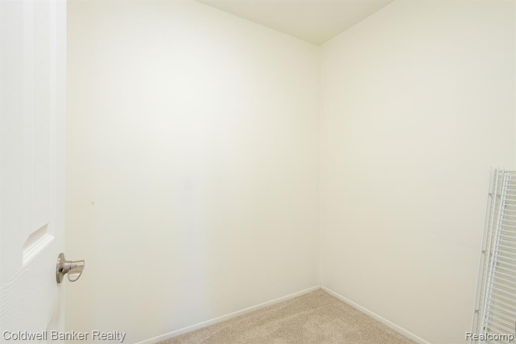 46038 SPINNING WHEEL Drive, Canton, MI 48187 — Photo 23
