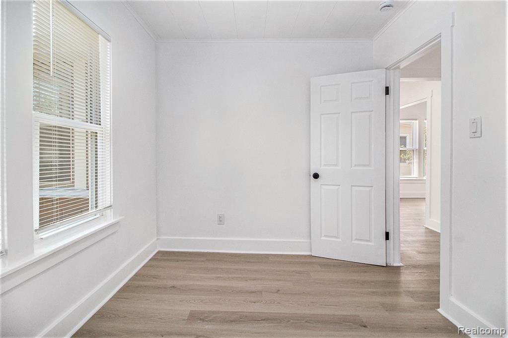 6037 Plainview Avenue, Detroit, MI 48228 — Photo 19