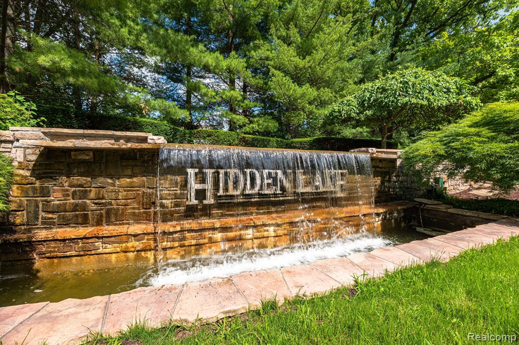 10725 WATERFALL, South Lyon, MI 48178 — Photo 82