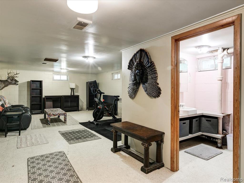 825 Sanborn Street, Port Huron, MI 48060 — Photo 21