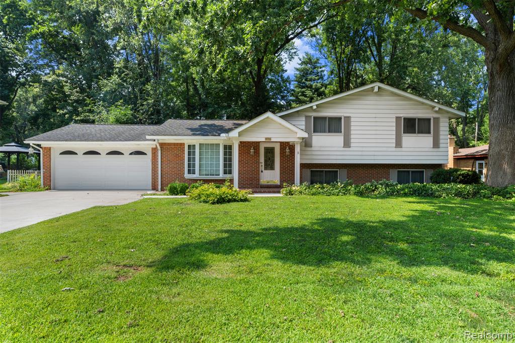 6223 Thorneycroft Drive, Shelby Twp, MI 48316 — Photo 2