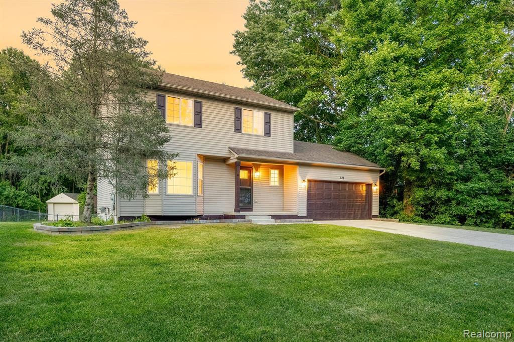 526 COVE VIEW Drive, Waterford, MI 48327 — Photo 3