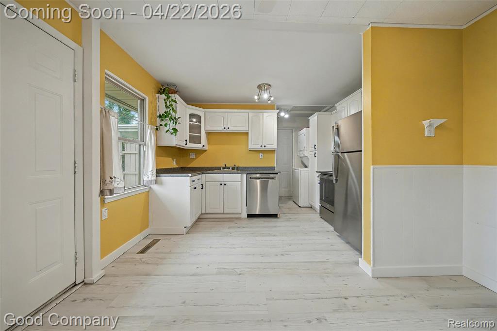 10280 Troy Street, Oak Park, MI 48237 — Photo 8